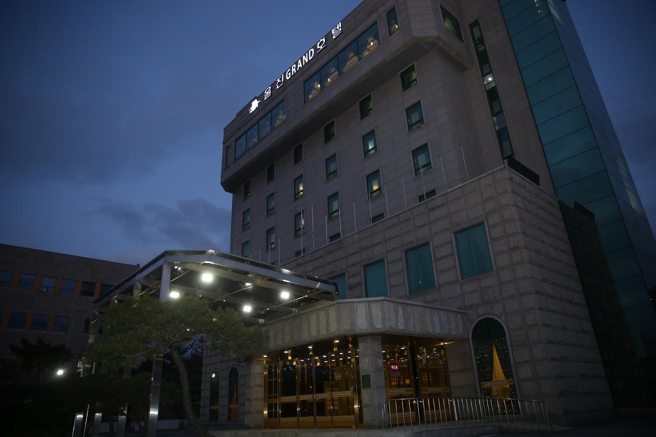 Uljin Grand Hotel Екстер'єр фото