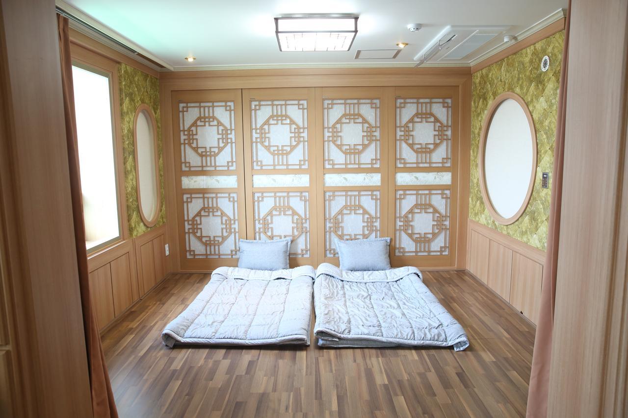 Uljin Grand Hotel Екстер'єр фото