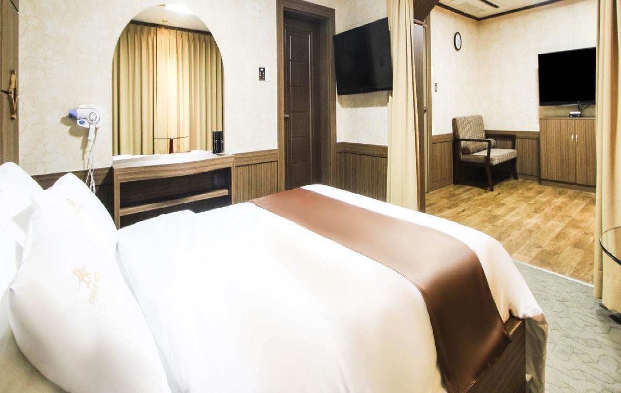 Uljin Grand Hotel Екстер'єр фото