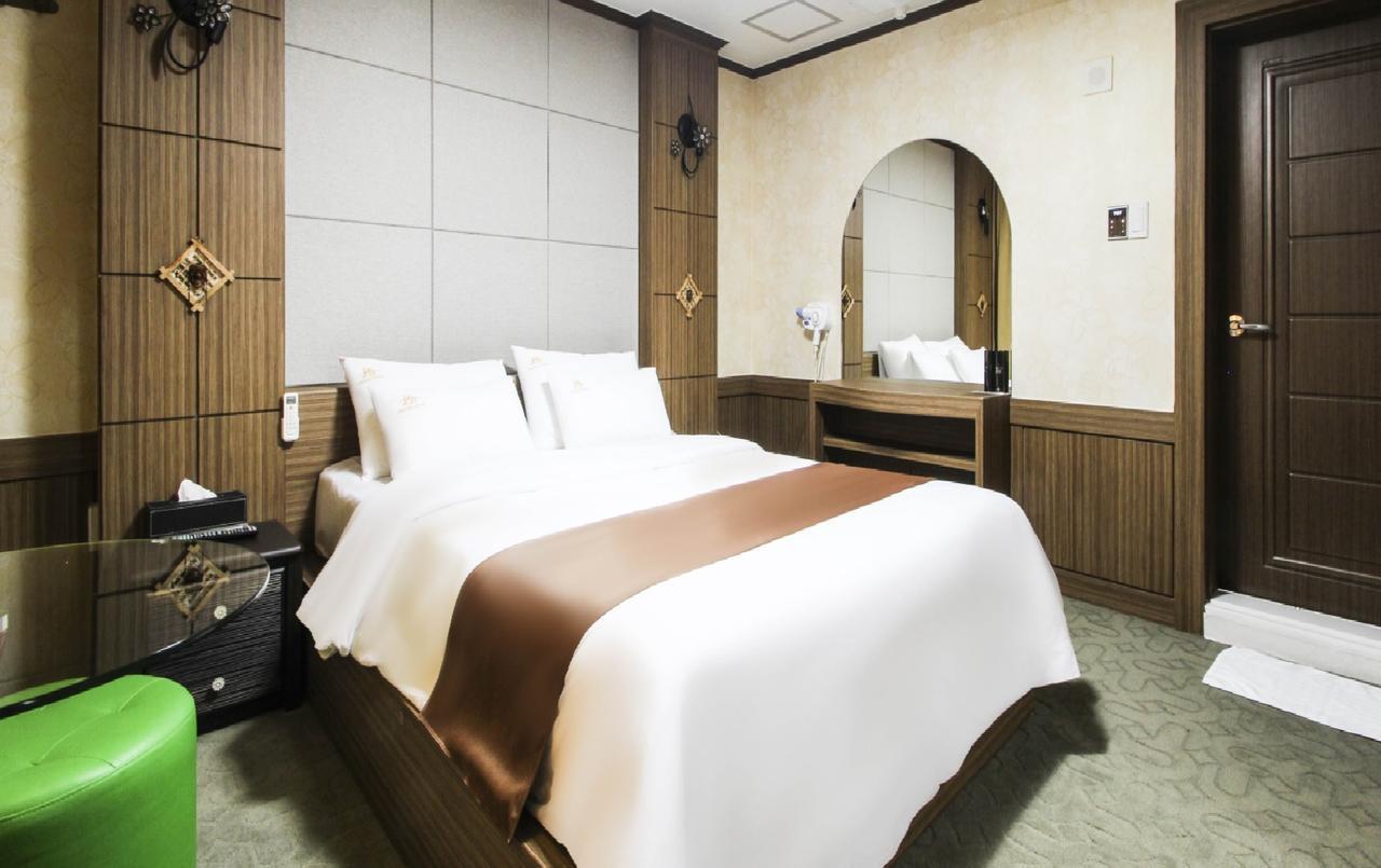 Uljin Grand Hotel Екстер'єр фото
